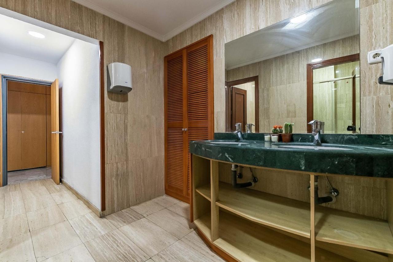 Grand Soho Ofihouse Malaga Apartment Exterior foto